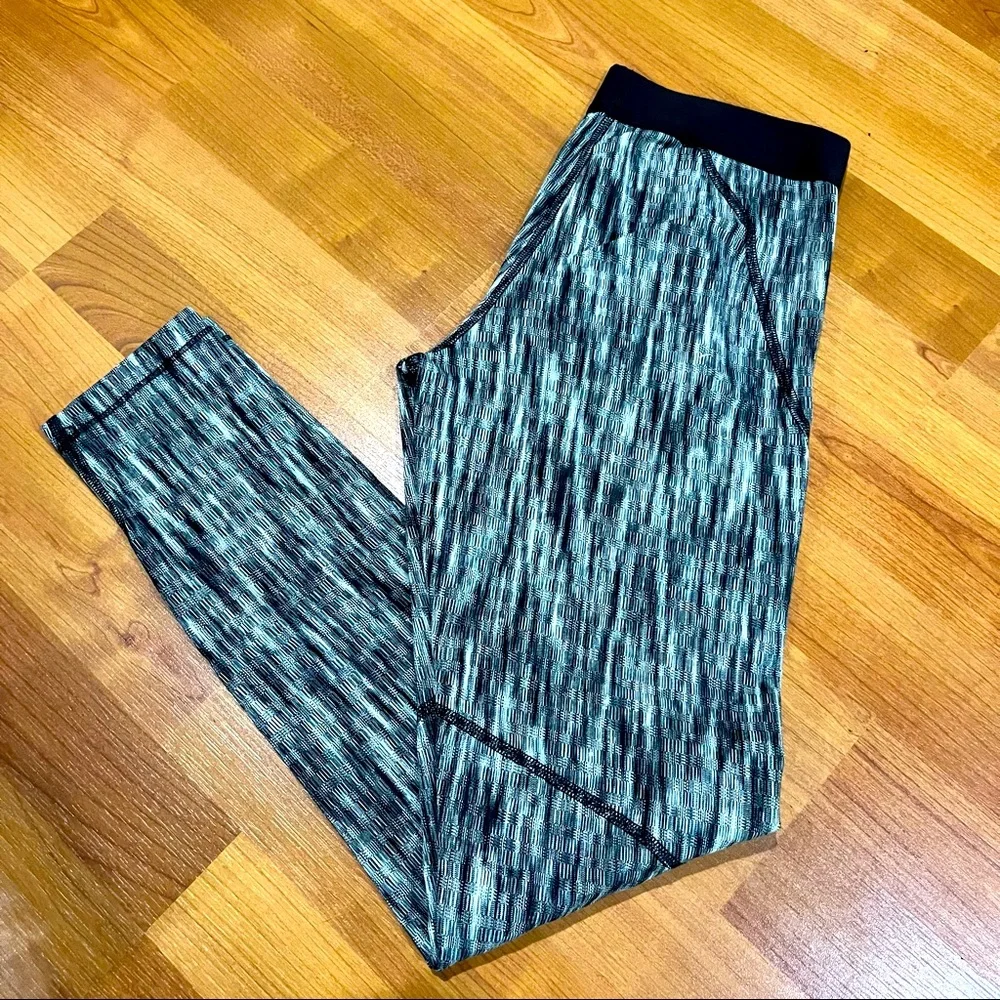 HP🎉 Nike | Hyperwarm Workout Leggings - Picture 3 of 5